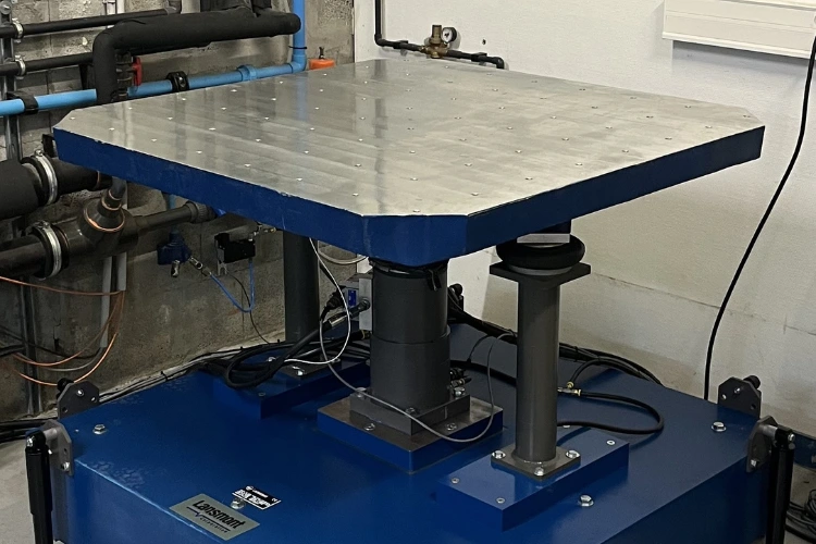 New high‑capacity hydraulic vibration table | Applus+ Laboratories